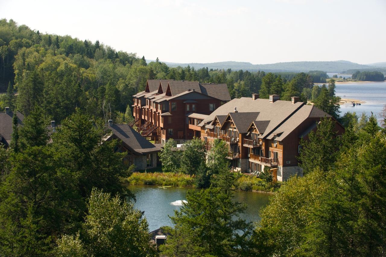 Les Condos Du Lac Taureau- Rooms & Condos Saint-Michel Eksteriør billede